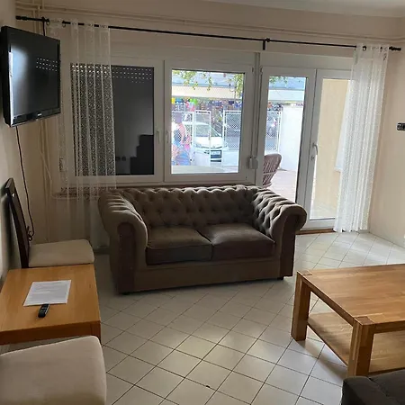 Appartement Petofi24 *