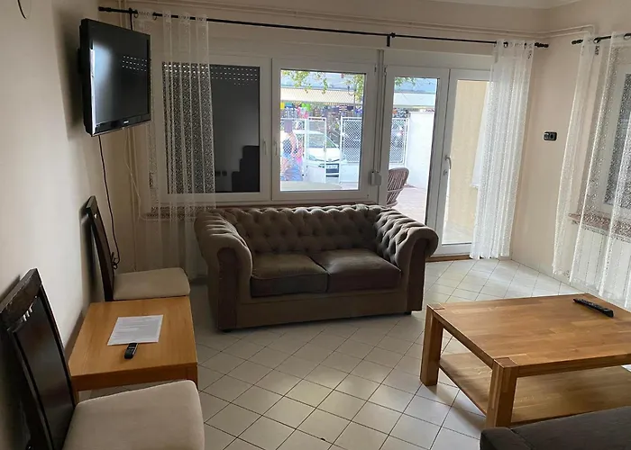 Apartment Petofi24 *